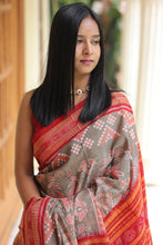 Load image into Gallery viewer, Pasapali grey Sambalpuri cotton saree with maroon border and traditional Duck and Jhuti Ikat motifs