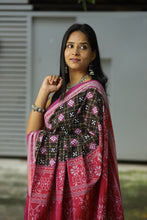 Load image into Gallery viewer, Pasapali brand cotton saree showcasing mini pasapalli motifs, purple border, and purple pink pallu