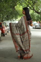 Load image into Gallery viewer, Handcrafted Tussar silk saree with block print motifs and traditional Vidarbha Karvati border