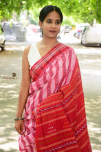 Load image into Gallery viewer, Texture close-up of 120x120 thread count Sambalpuri cotton saree — handwoven by Bhulia weavers for Pasapali