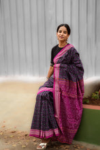 Load image into Gallery viewer, Mercerized Cotton Sambalpuri Saree | Black Phula Jaal Motif with Magenta Pink Pallu | Pasapali