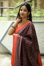Load image into Gallery viewer, Dark brown Sambalpuri Ikat saree with floral motifs and red Ikat pallu – Pasapali