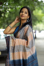 Load image into Gallery viewer, Tarangini - Cotton Sambalpuri Saree with Jhuti Motifs & Ikat Border – Pasapali