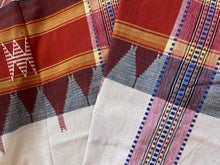 Load image into Gallery viewer, Kusumita Kotpad Saree | Off-White Natural Dye Cotton Saree | Pasapali