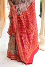 Load image into Gallery viewer, Designer Sambalpuri cotton saree showcasing Duck and Jhuti designs with classic Pasapali motif – Pasapali