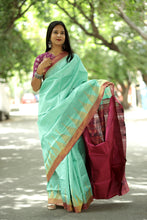 Load image into Gallery viewer, Traditional Phoda Kumbha silk saree in ocean green with Ikat Bandha pallu and tissue detailing – Pasapali