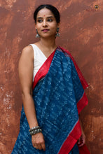 Load image into Gallery viewer, Annapriya teal blue Sambalpuri Bandha mercerized cotton saree full view — Pasapali handloom, Dhaana Patri body, red border