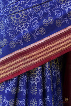 Load image into Gallery viewer, Maroon pallu with award-woven jhoti motifs on blue Sambalpuri Bandha cotton saree, Pasapali