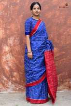 Load image into Gallery viewer, Close-up of solid red border and fish motifs on Devyani Sambalpuri Bandha cotton saree by Pasapali, Odisha
