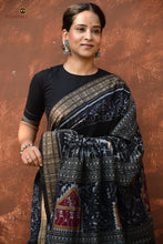 Load image into Gallery viewer, Aambo kasi motif detail on Krishnakali pallu — Sambalpuri Bandha double ikat, Bhulia weavers Odisha, Pasapali