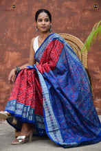 Load image into Gallery viewer, Kusumita Pasapali saree — pallu close-up showing flower motifs woven in Bandha double ikat on mercerized cotton