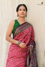 Load image into Gallery viewer, Jhoti motif pallu close-up — Lilavati pink Sambalpuri handloom mercerized cotton saree, Pasapali