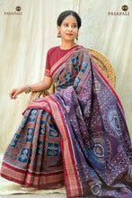Load image into Gallery viewer, Overall flat lay of Madhavi Brown Sambalpuri Bandha mercerized cotton saree with blouse piece — Pasapali