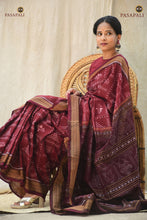 Load image into Gallery viewer, Sambalpuri border weave detail on Mahalakshmi — Bandha ikat cotton saree by Bhulia weavers, Pasapali
