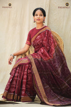 Load image into Gallery viewer, Mahalakshmi pallu — Lakshmi yantra & lotus in Sambalpuri Bandha double ikat maroon cotton, Pasapali