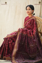 Load image into Gallery viewer, Lakshmi pada motif detail on Mahalakshmi — jhoti chitra-inspired Sambalpuri Bandha cotton saree, Pasapali