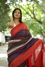 Load image into Gallery viewer, Close-up of Mauve Pallu with Traditional Flower and Stripe Ikat Motifs – Pasapali