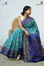 Load image into Gallery viewer, Fish motif border close-up on Neelambari teal green Sambalpuri Bandha saree — Bhulia weavers, Odisha, Pasapali