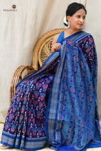 Load image into Gallery viewer, Double ikat phula and Rudraksha motif detail on Neelima Sambalpuri cotton saree — Bandhakala resist-dye process