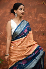 Load image into Gallery viewer, Close-up of Rudraksha border motif on Padmavati Sambalpuri Bandha cotton saree — double ikat weave by Bhulia weavers, Pasapali