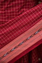 Load image into Gallery viewer, Parampara — warp and weft alignment detail in maroon Sambalpuri Bandha cotton saree by Pasapali