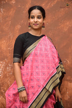 Load image into Gallery viewer, Parijata pink Sambalpuri cotton saree pallu detail — floral ikat motifs in Bandha technique, GI certified, Pasapali