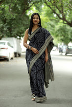 Load image into Gallery viewer, Black Bandha Sambalpuri Saree with Jhuti Chakra Motifs – Pasapali