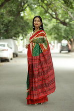 Load image into Gallery viewer, Haripriya - Sambalpuri Saree with Mini Phool Buti & Petal Motif