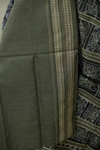 Load image into Gallery viewer, Black Bandha Sambalpuri Saree with Jhuti Chakra Motifs – Pasapali