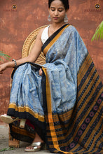 Load image into Gallery viewer, Smritirekha mercerized cotton texture close-up — Bandhakala resist-dye weave, Sambalpuri handloom Pasapali
