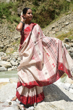 Load image into Gallery viewer, Vanajyoti Kotpad saree front drape — beige Tussar Cotton Silk with deep red phoda kumbha border, Pasapali