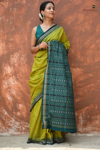 Load image into Gallery viewer, Vanasri by Pasapali — full view of GI certified Sambalpuri Handloom mercerized cotton saree in green with dark green ek phulia border