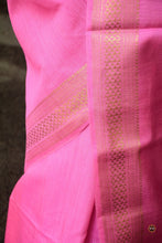 Load image into Gallery viewer, Pallu detail of pink Sambalpuri Tussar Silk saree showing striped golden zari weave by Bhulia weavers for Pasapali, Odisha.
