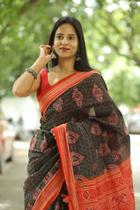 Mercerized cotton Sambalpuri saree in dark brown with green floral buds and red flowers – Pasapali