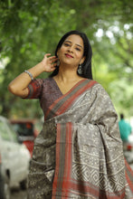 Load image into Gallery viewer, Luxury Tussar silk saree featuring intricate block print patterns and bold Vidarbha border – Pasapali
