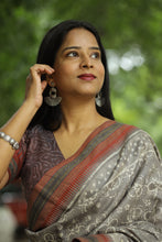 Load image into Gallery viewer, Handwoven Tussar silk saree combining block printing and Vidarbha weaving artistry - Pasapali
