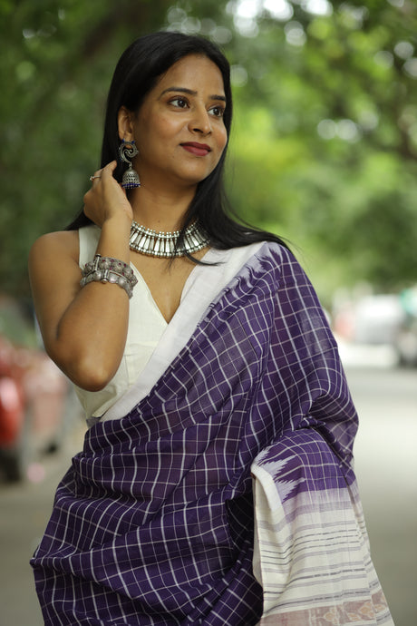 Purple Phoda Kumbha Sambalpuri cotton saree with checked pattern and off-white border – Pasapali