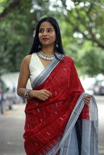 Load image into Gallery viewer, Wine Hibiscus - Cotton Phoda Kumbha Saree
