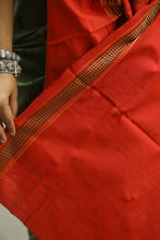 Load image into Gallery viewer, Amaryllis - Phoda Kumbha Saree | Pasapali
