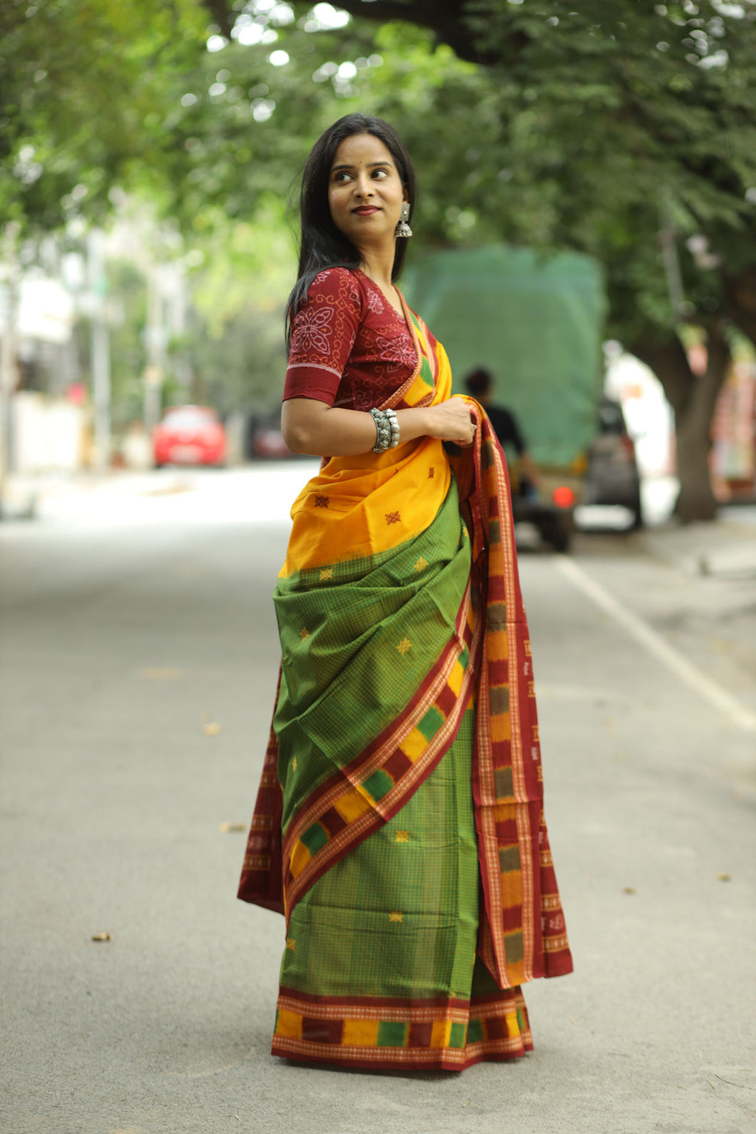 Half yellow and half mehendi check Sambalpuri cotton saree with maroon ikat pallu – Pasapali