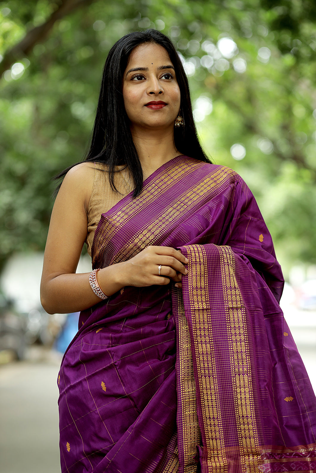 Dark Purple Mulberry Silk Sambalpuri Saree with Golden Tissue Phoda Kumbha Border – Pasapali