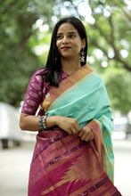 Load image into Gallery viewer, Handloom Phoda Kumbha saree featuring golden tissue temple border and contrast Ikat pallu – Pasapali
