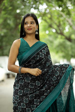 Load image into Gallery viewer, Handloom Sambalpuri Saree Pallu in Green with Simple Flower Motif – Pasapali
