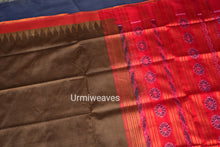 Load image into Gallery viewer, Sunhari : Phoda Kumbha Mulberry Silk Saree | - Pasapali
