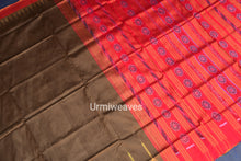 Load image into Gallery viewer, Sunhari : Phoda Kumbha Mulberry Silk Saree | - Pasapali

