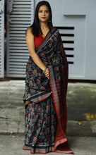 Load image into Gallery viewer, Ikat sambalpuri laal mandaar cotton saree also known as laal jaba
