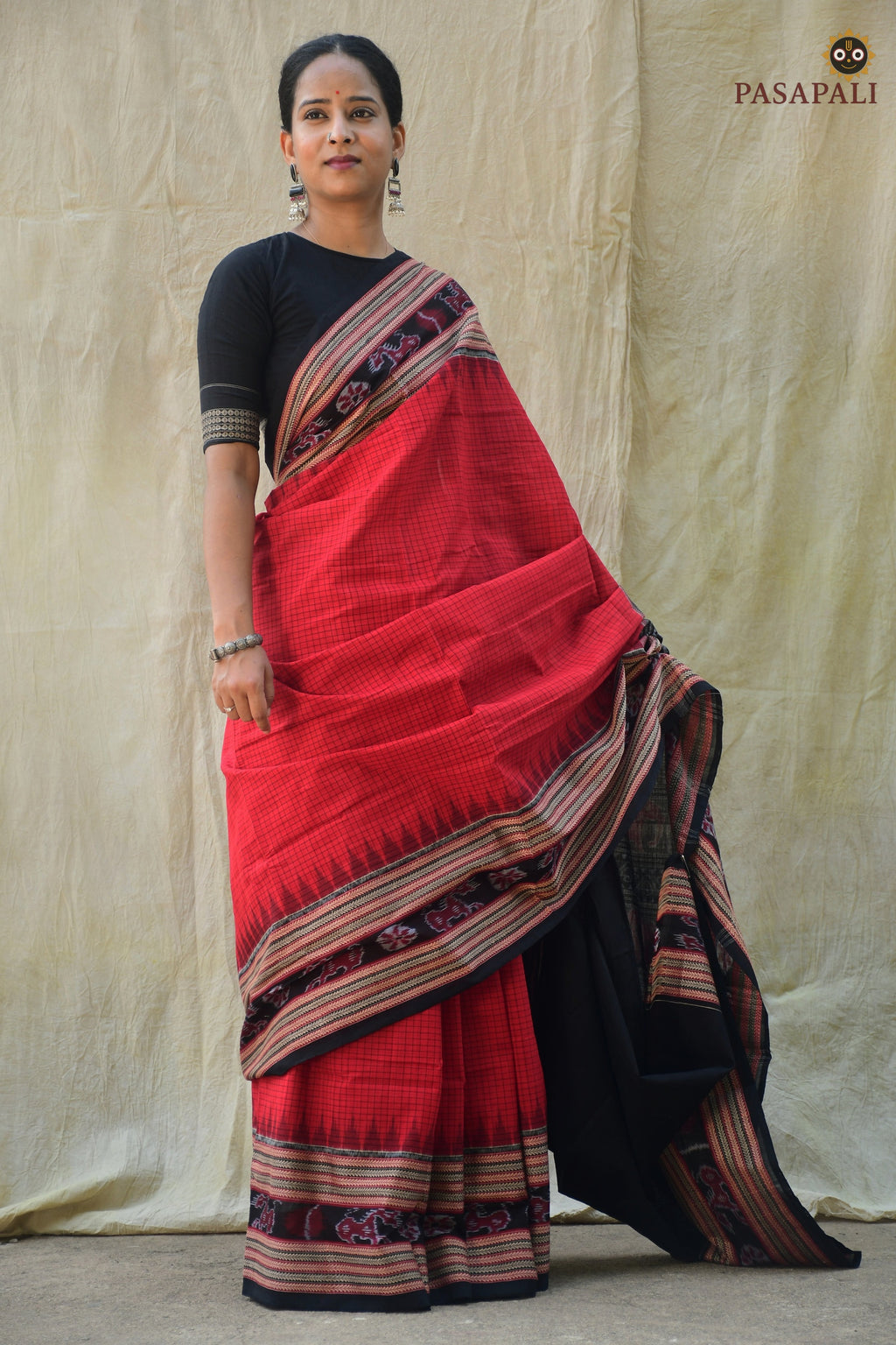 Red Sachipar in Black pallu with duck and elephant motifs — Sambalpuri Bandha ikat saree — Pasapali
