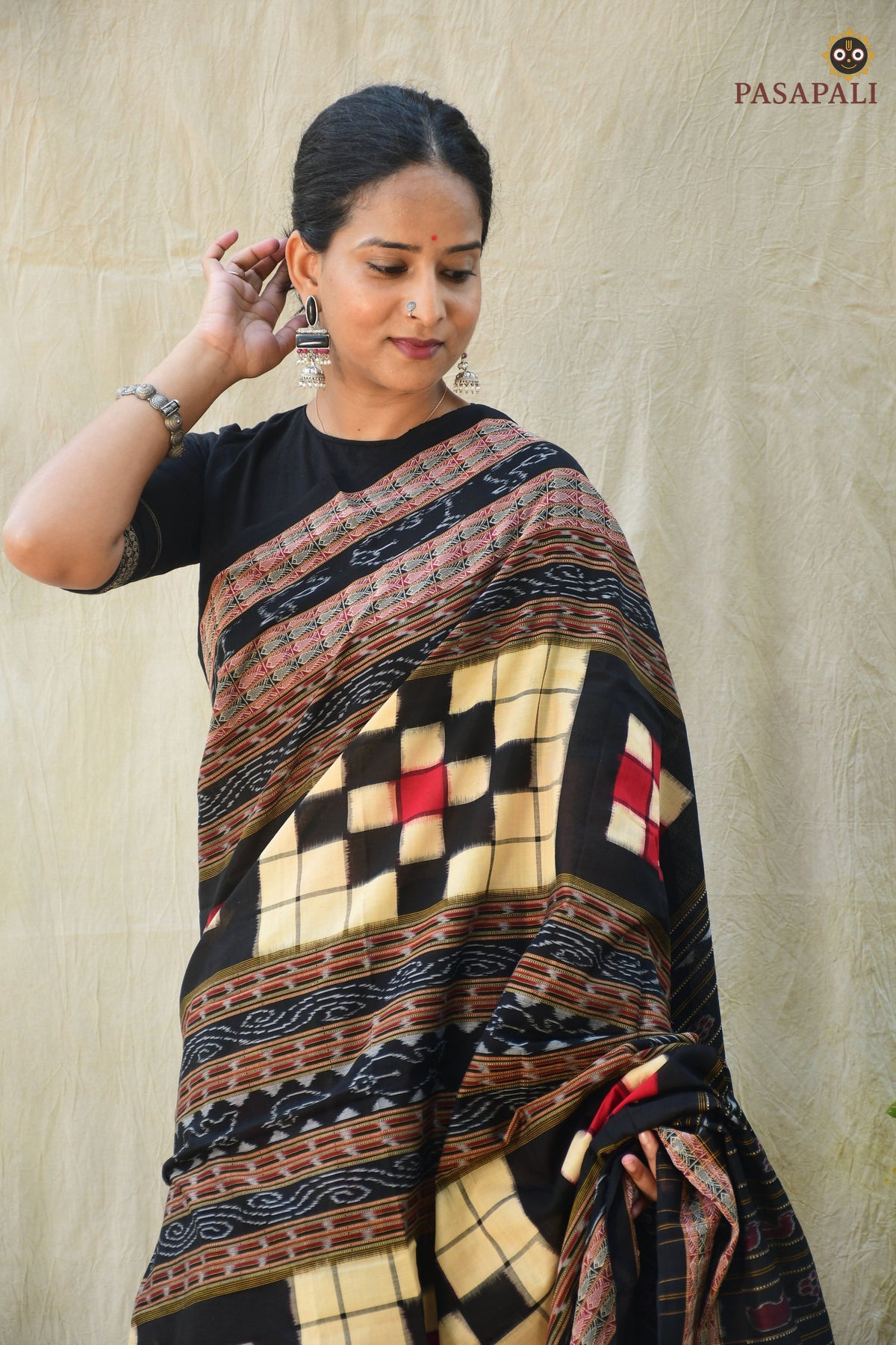Bichitrapuri Cream Sambalpuri Mercerized Cotton Saree | Pasapali
