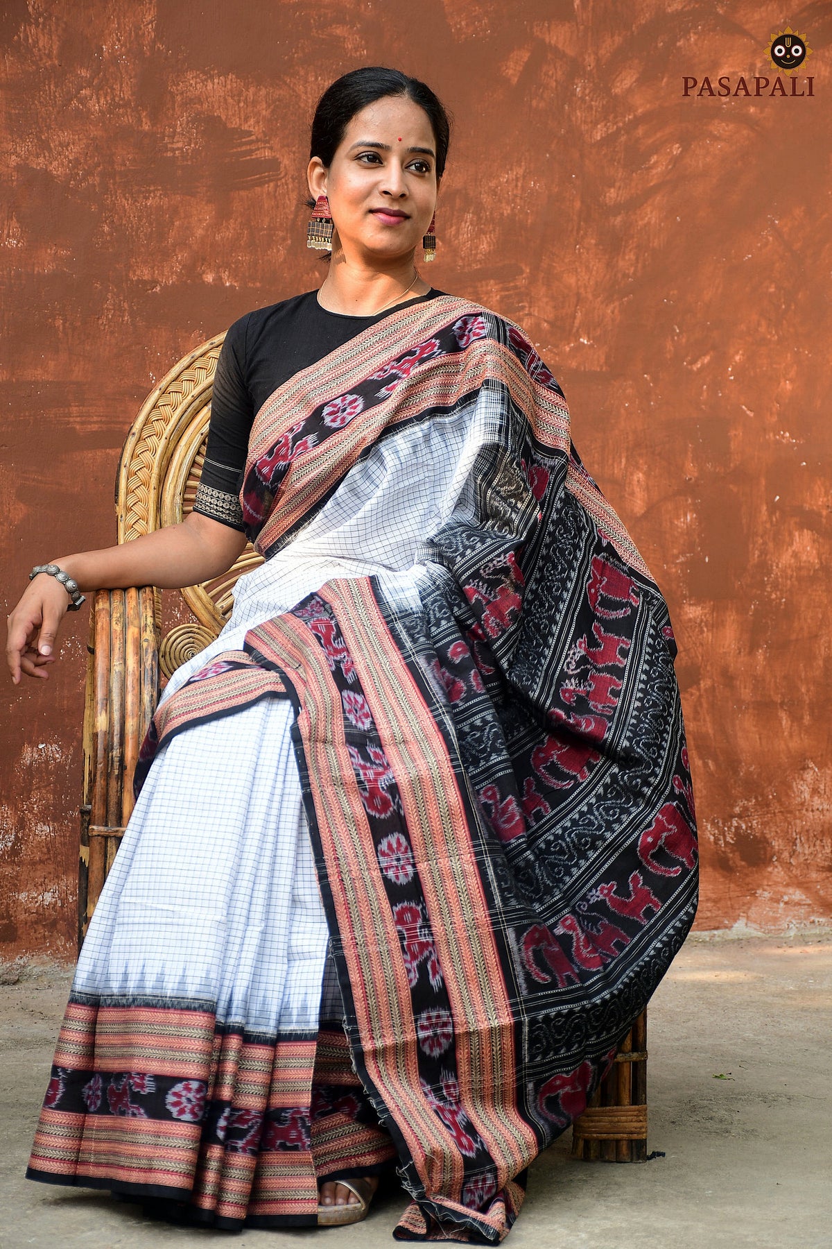 White Black Sambalpuri mercerized cotton saree Sachipar — Pasapali Odisha
