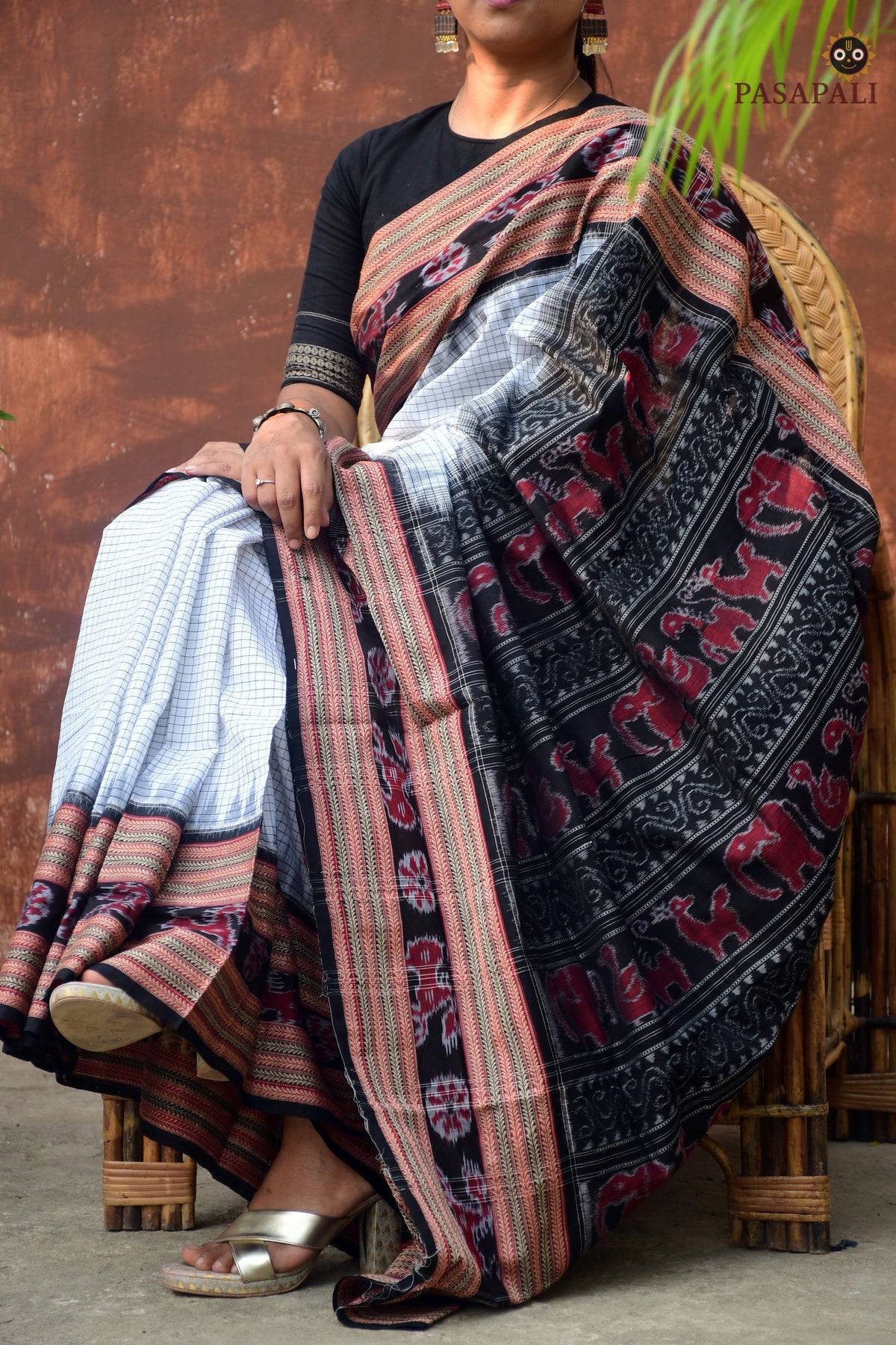 white Sachipar Handloom certified Sambalpuri mercerized cotton saree — Odisha weave 